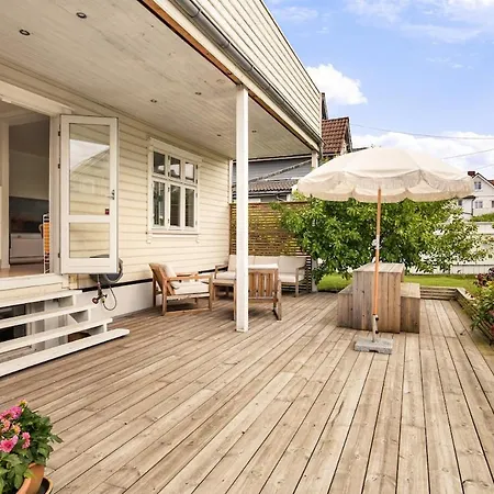 Apartamento Two Bedroom With Two Bathrooms And Private Terrace And Garden Stavanger
