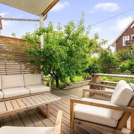 Apartamento Two Bedroom With Two Bathrooms And Private Terrace And Garden Stavanger