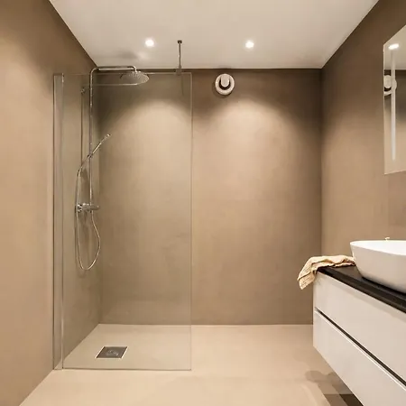 Two Bedroom With Two Bathrooms And Private Terrace And Garden